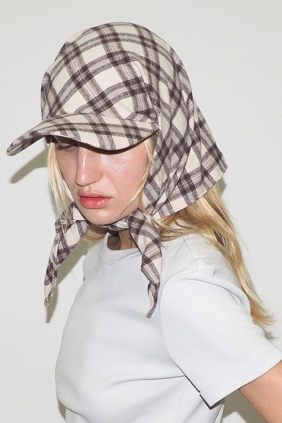 Brim Scarf - Beige Plaid