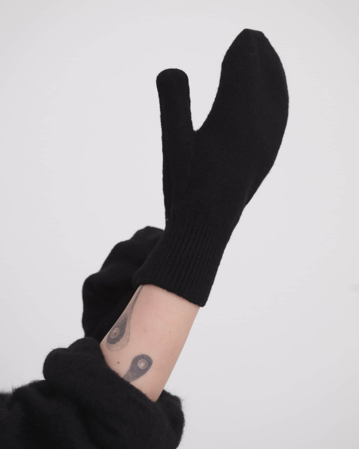 Enso Mittens - Rec. Cashmere- Black