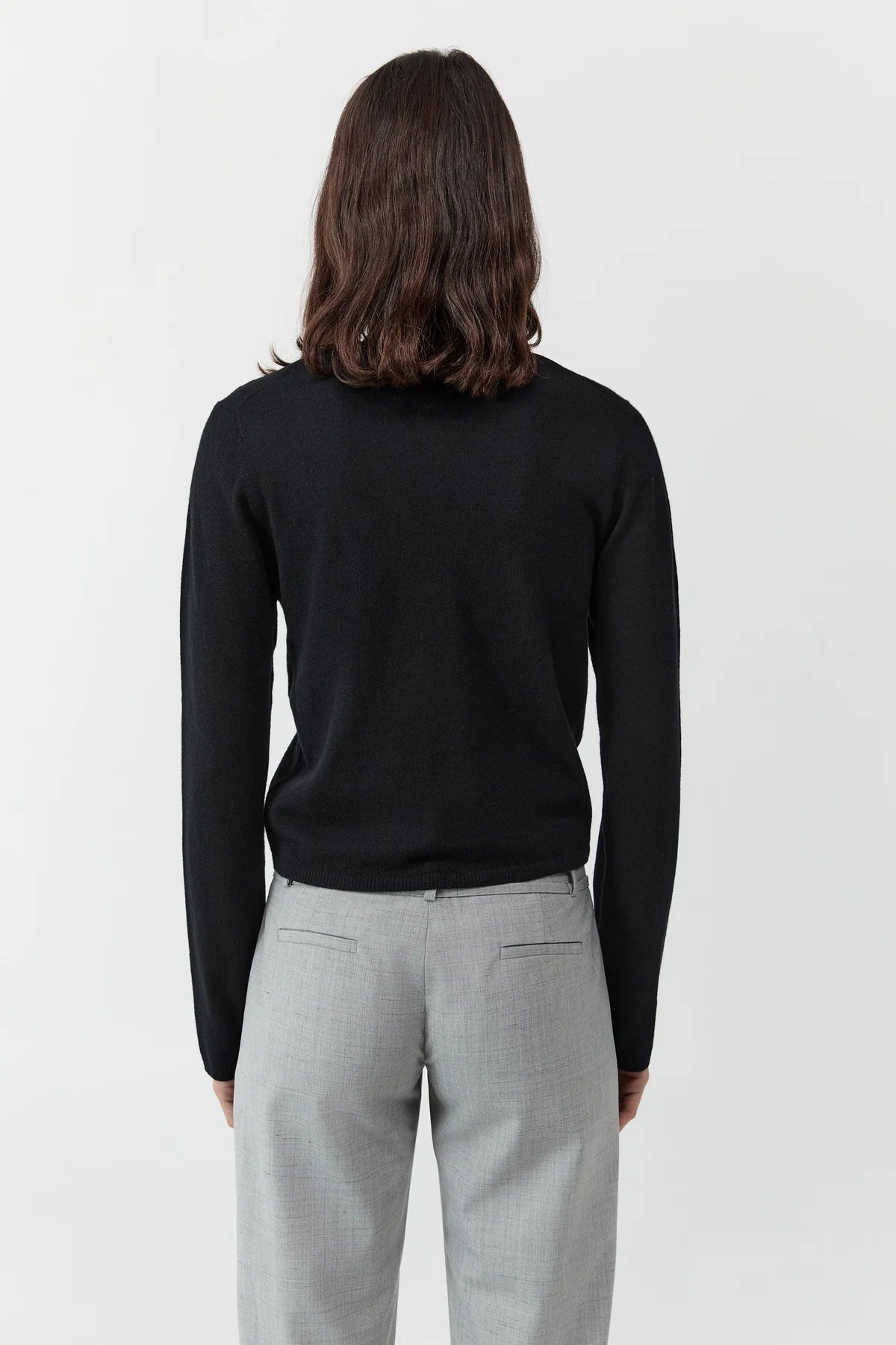 Fine Merino V Neck Sweater-Black