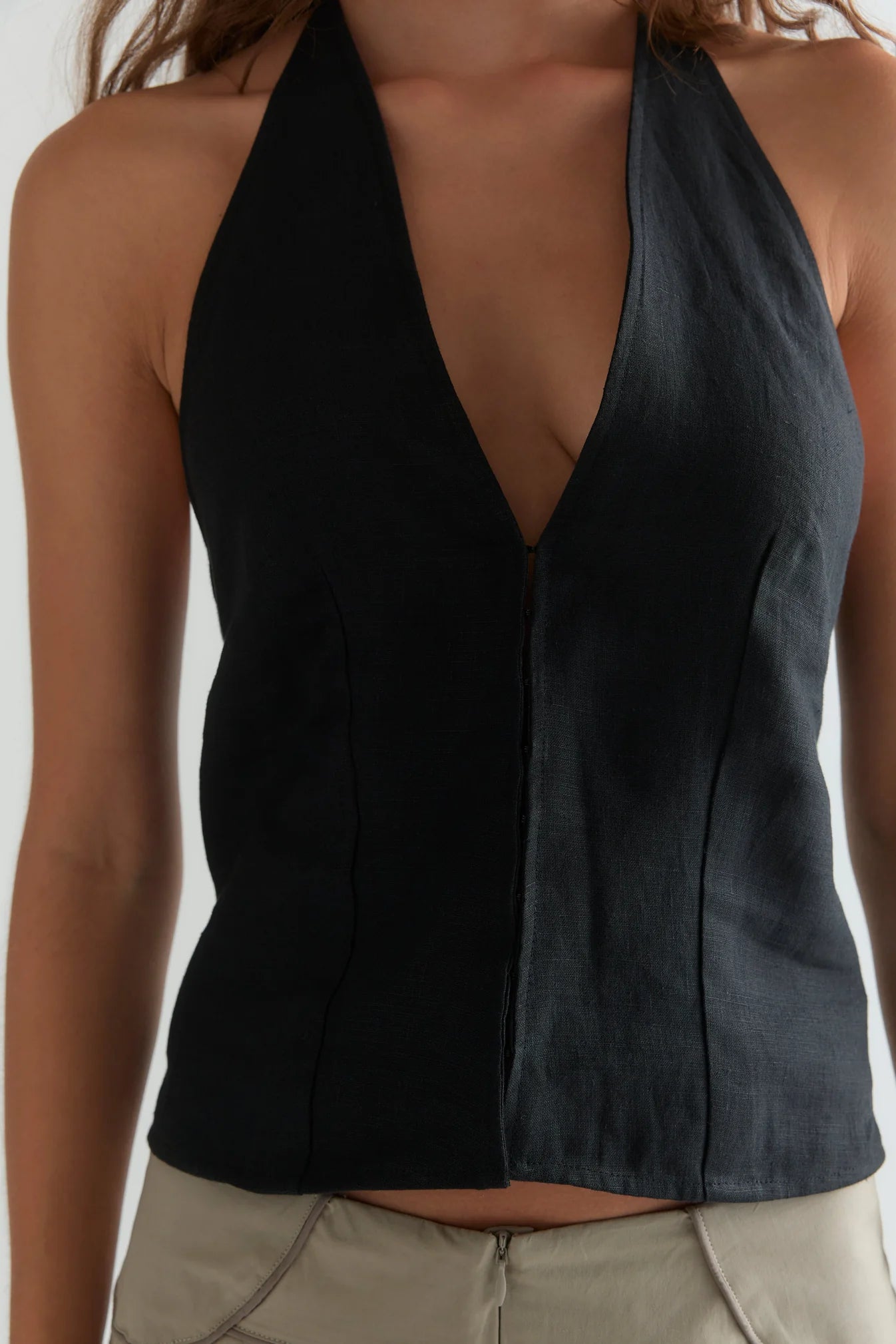 Close Halter Top - Black