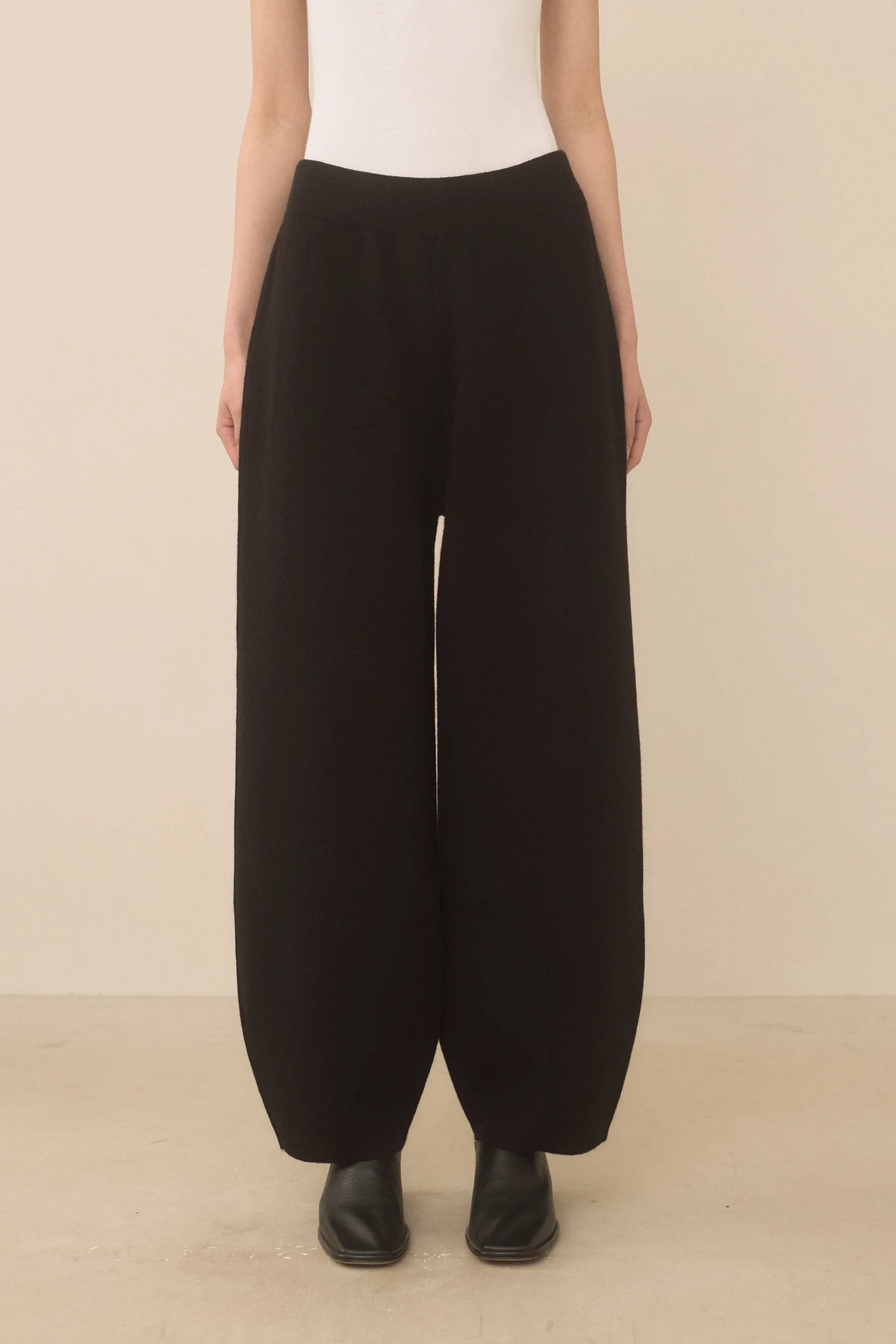 Double Taper Knit Pant- Black