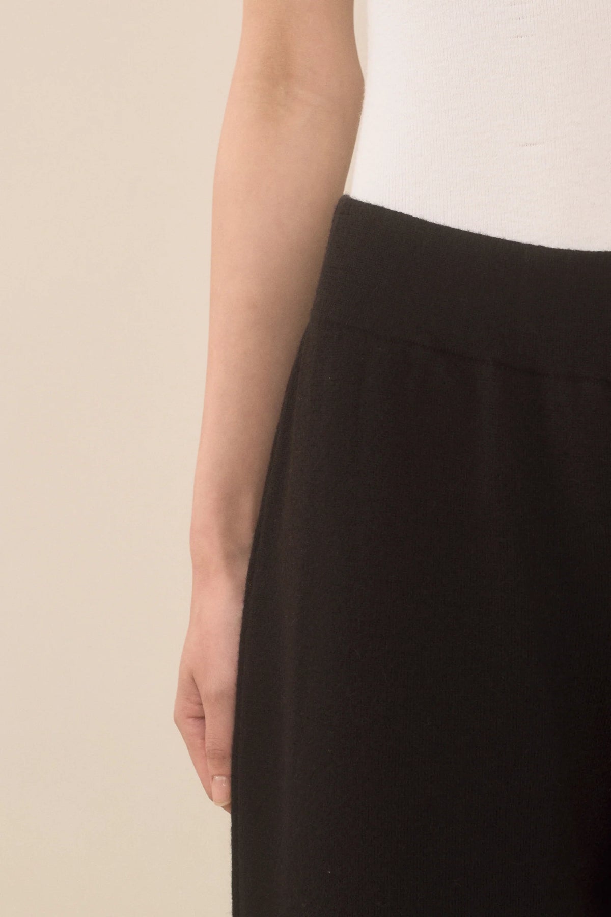 Double Taper Knit Pant- Black