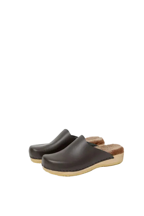 Contour Clog with Shearling on Flat Base in Java and Brown Brisa