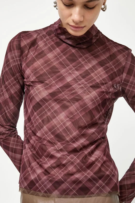 Lennon Turtleneck in Plum Plaid