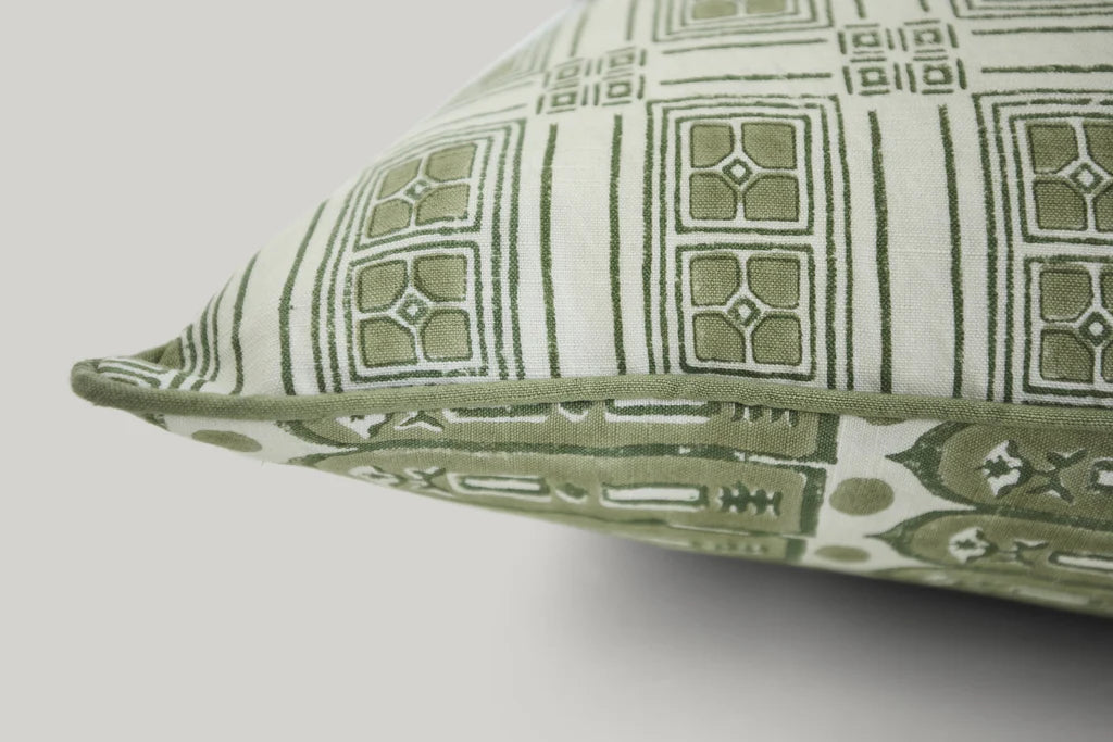 Passero Lumbar Pillow