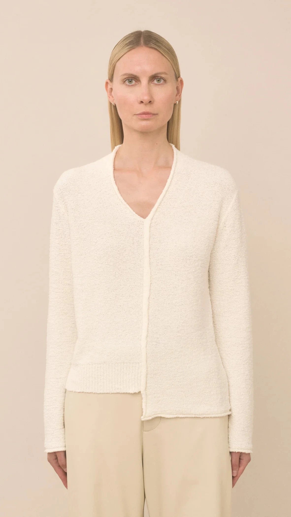 Boucle V-Neck - White
