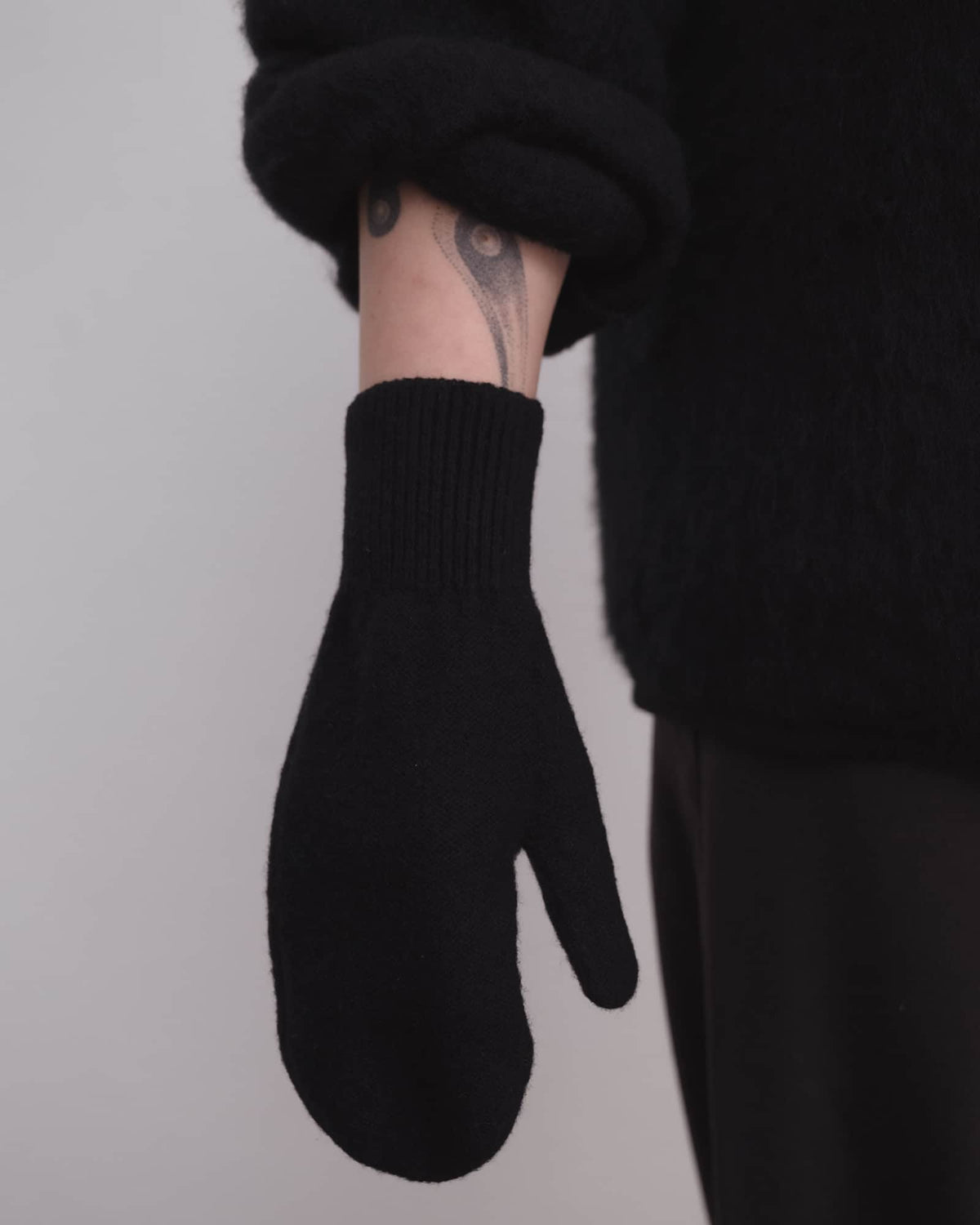 Enso Mittens - Rec. Cashmere- Black